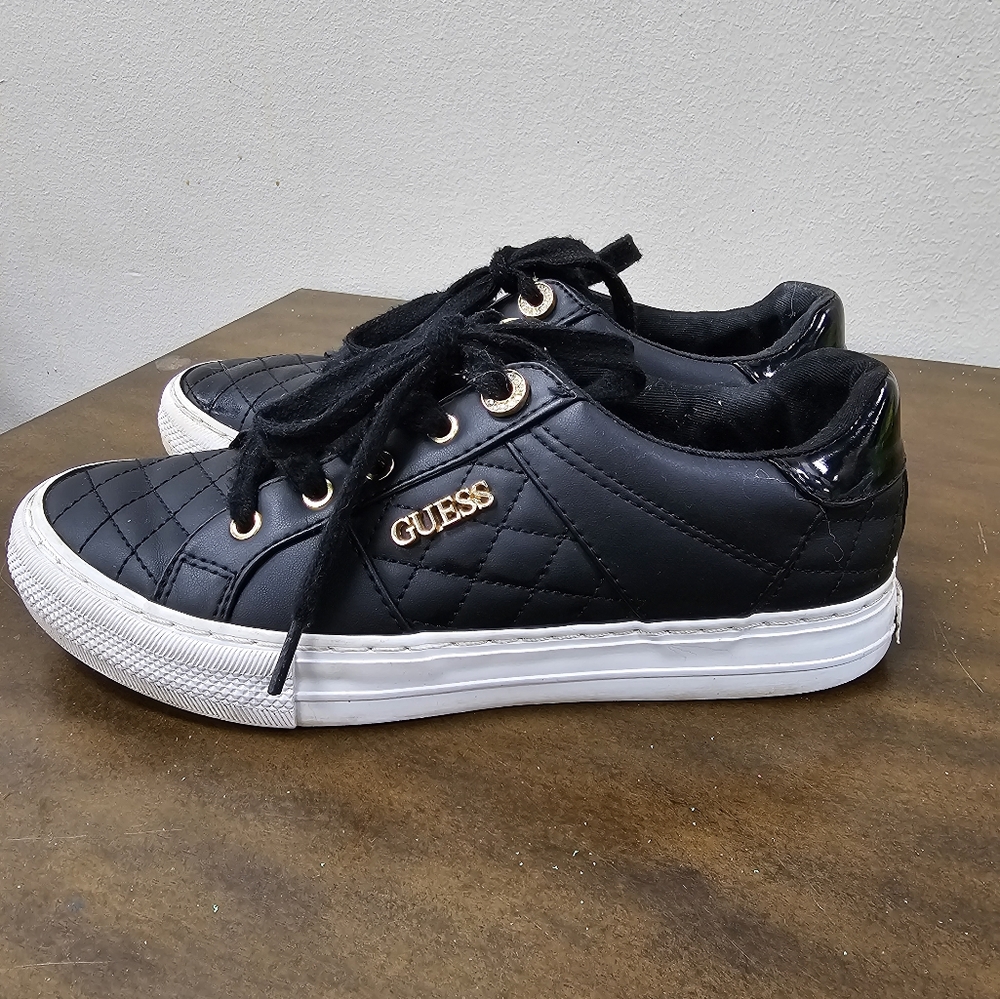 Guess Womens Loven Sneaker